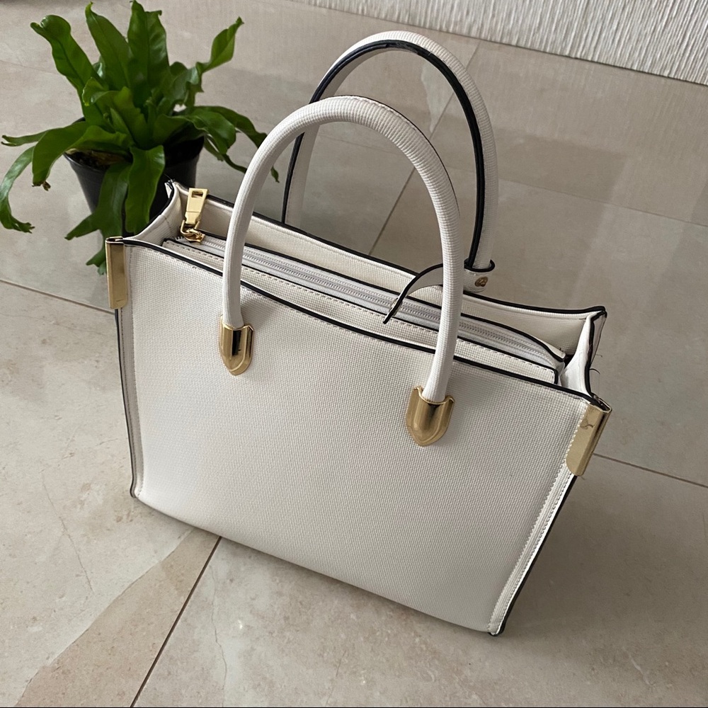 White handbag - Picture 2 of 8